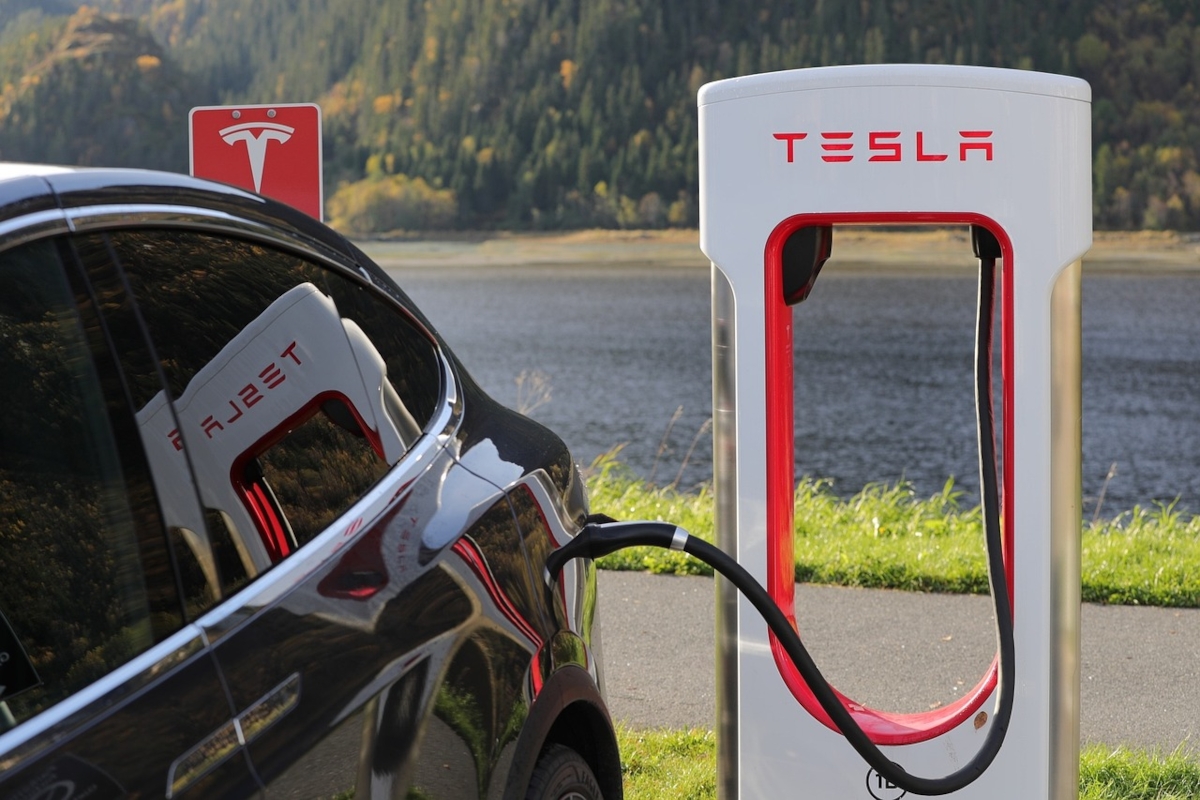 duel tesla